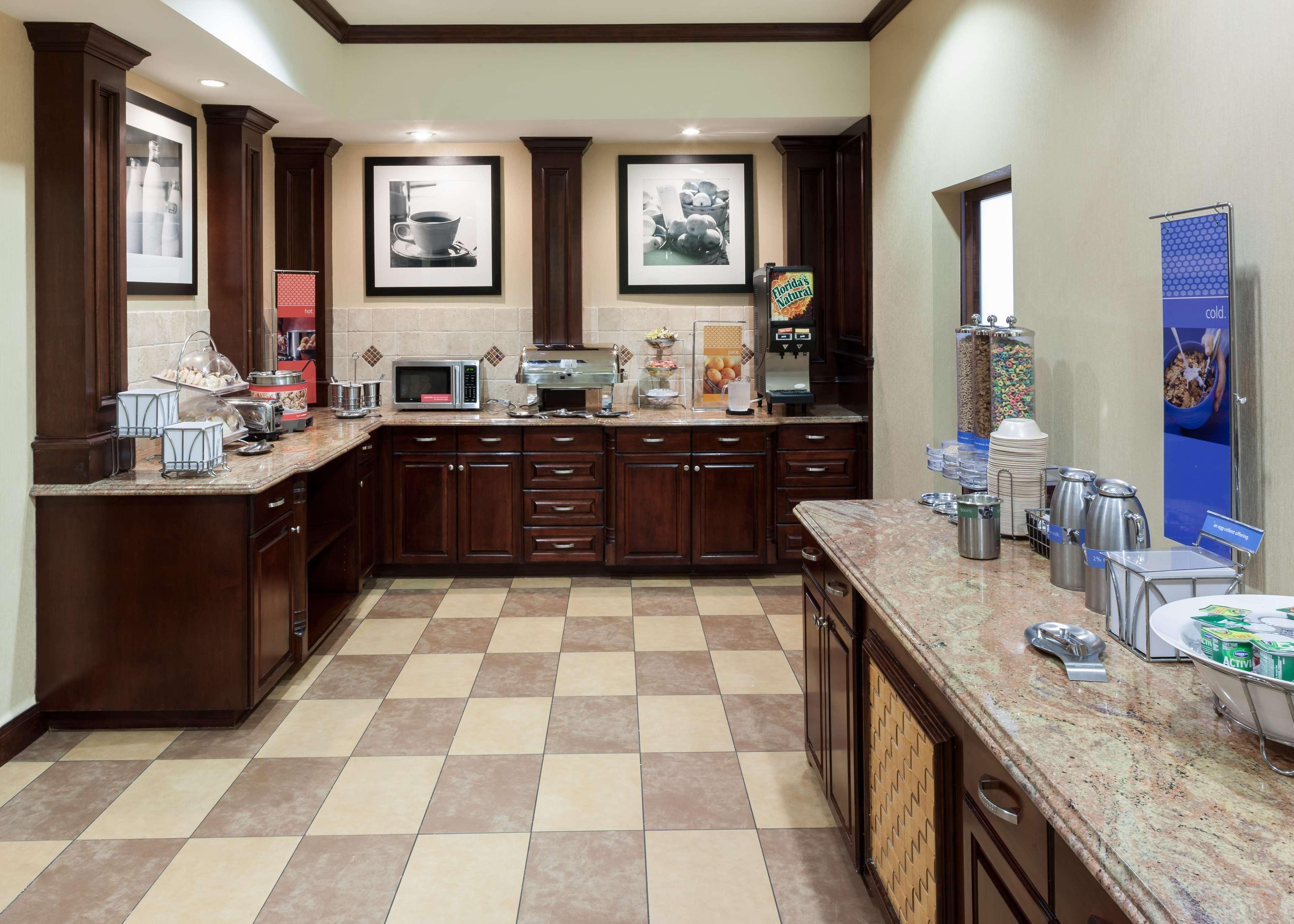 Hampton Inn & Suites Dallas-Arlington-South Ngoại thất bức ảnh