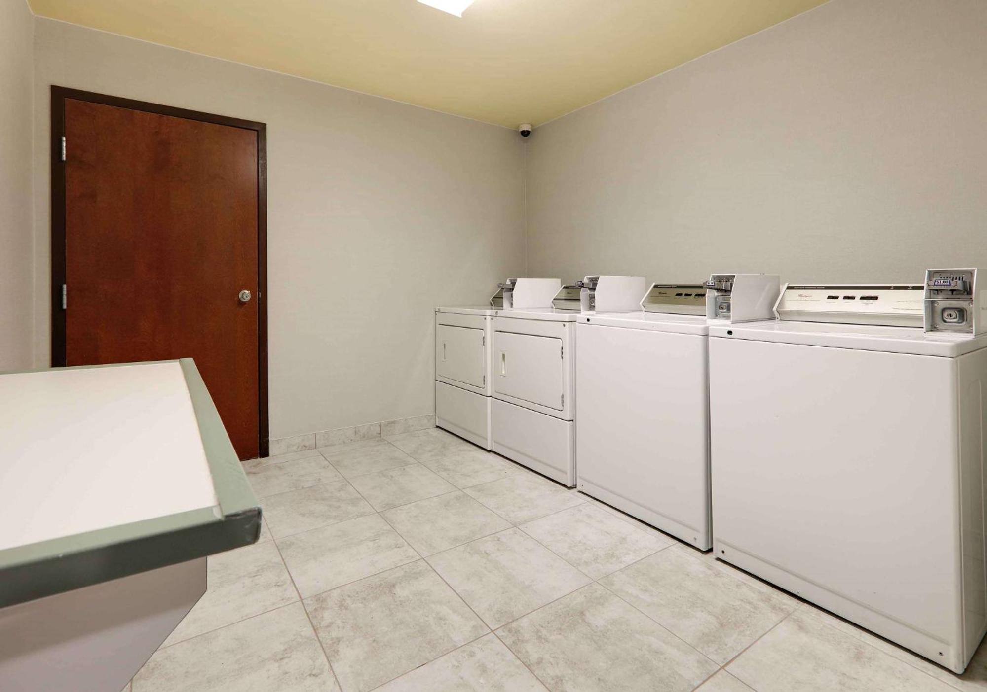 Hampton Inn & Suites Dallas-Arlington-South Ngoại thất bức ảnh
