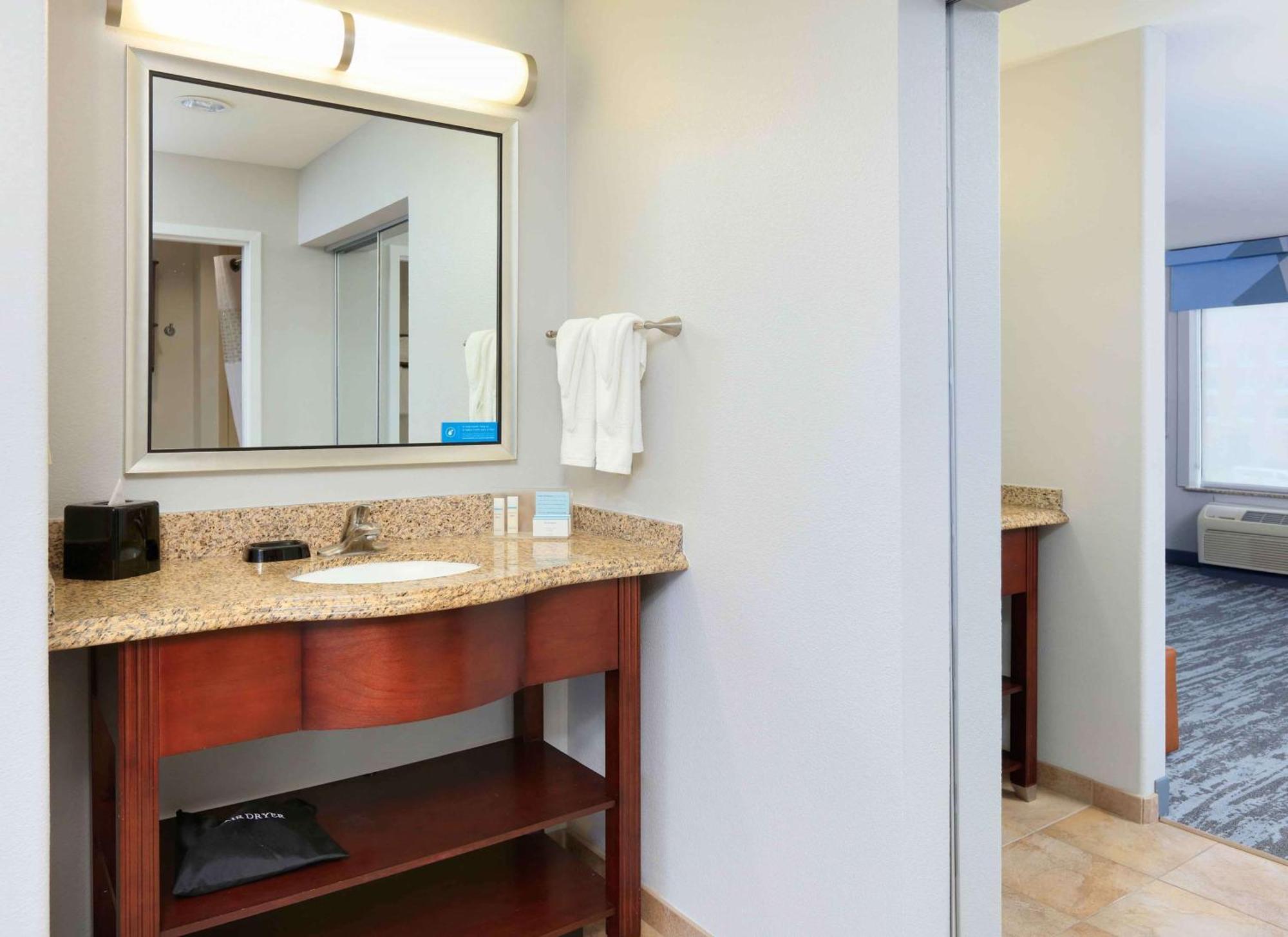 Hampton Inn & Suites Dallas-Arlington-South Ngoại thất bức ảnh
