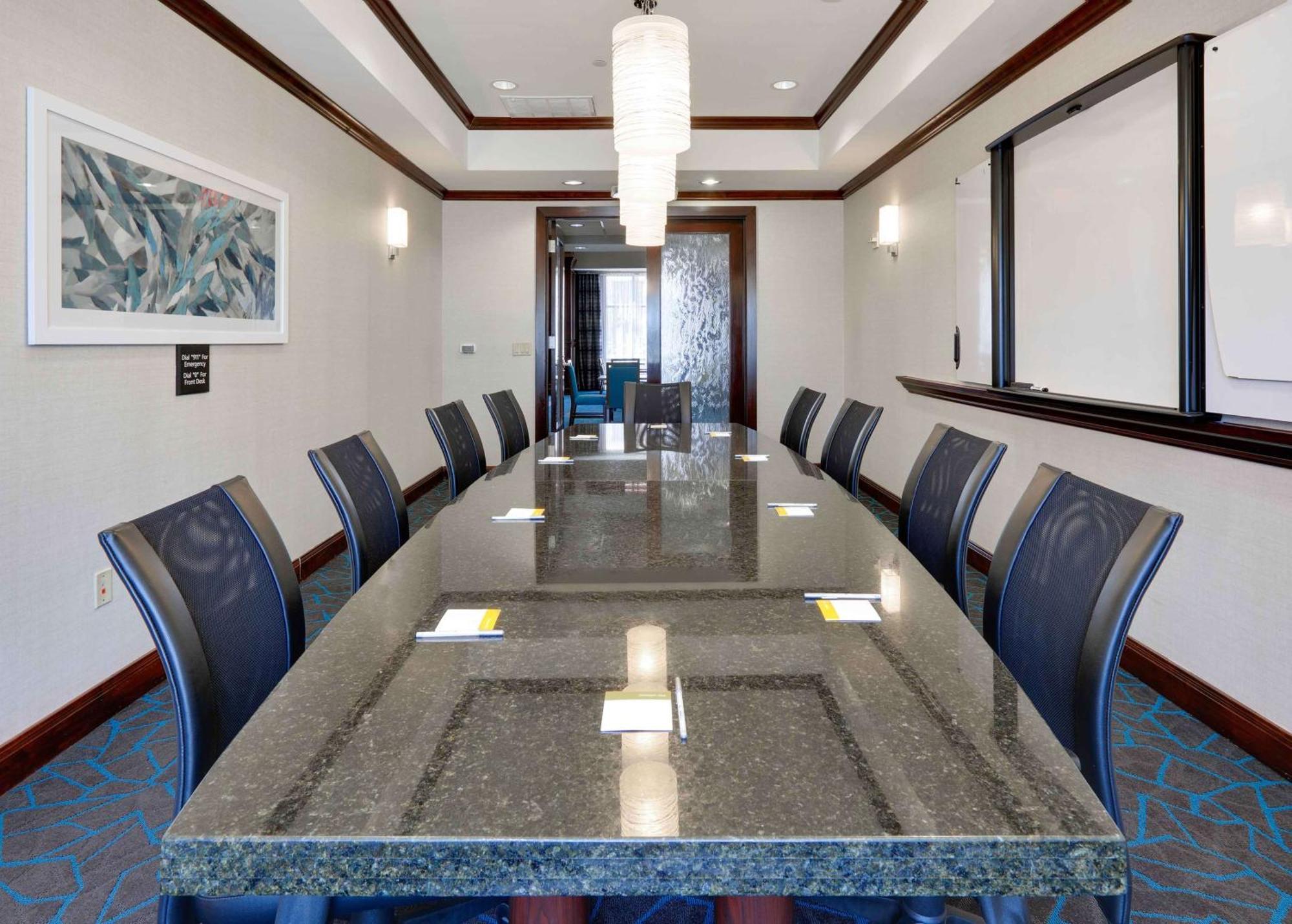 Hampton Inn & Suites Dallas-Arlington-South Ngoại thất bức ảnh