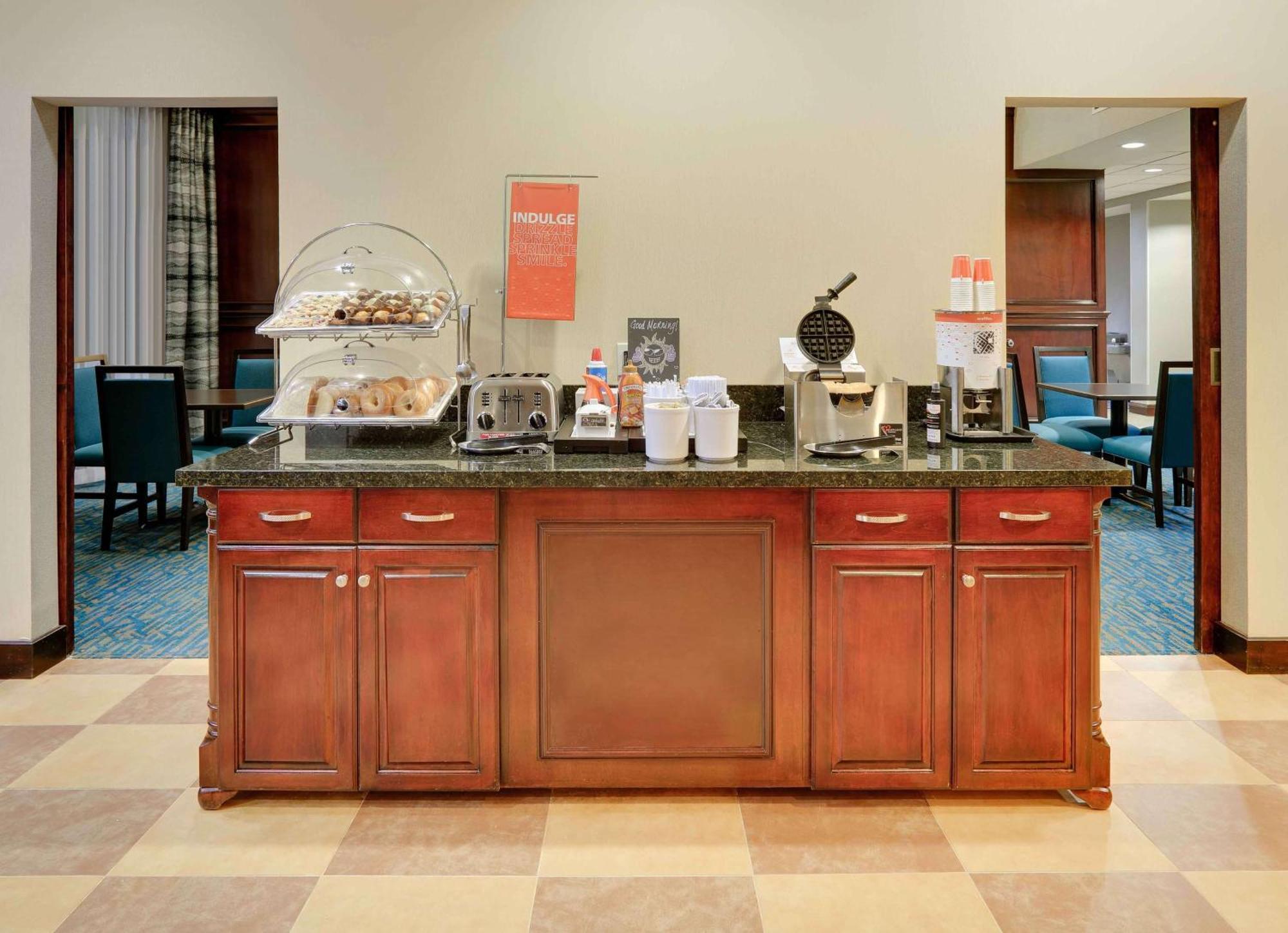 Hampton Inn & Suites Dallas-Arlington-South Ngoại thất bức ảnh
