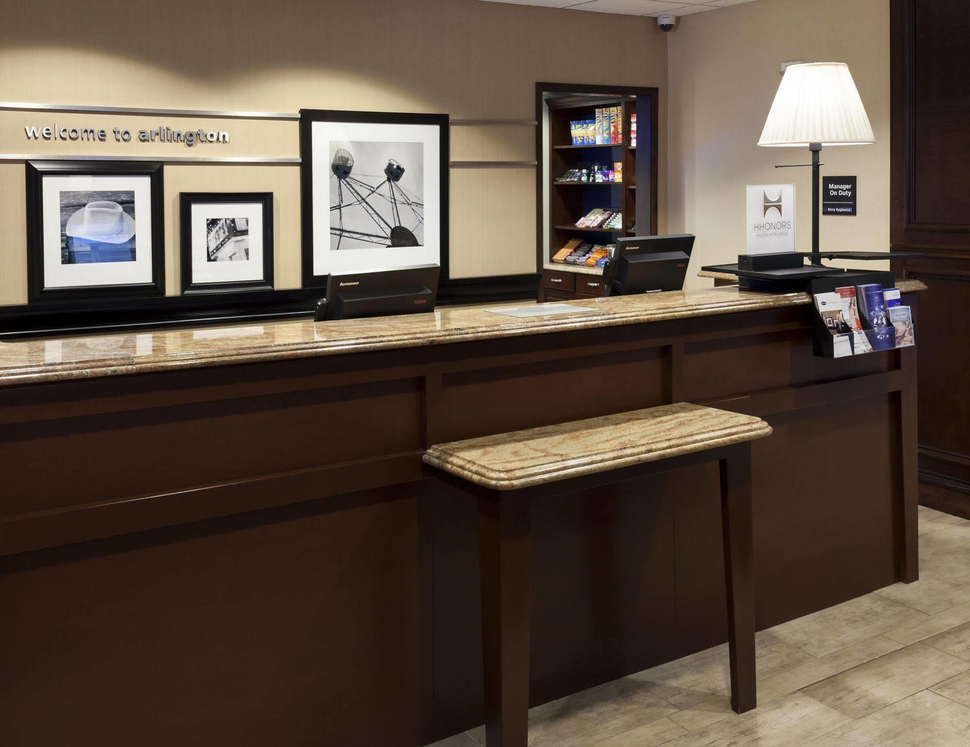 Hampton Inn & Suites Dallas-Arlington-South Ngoại thất bức ảnh